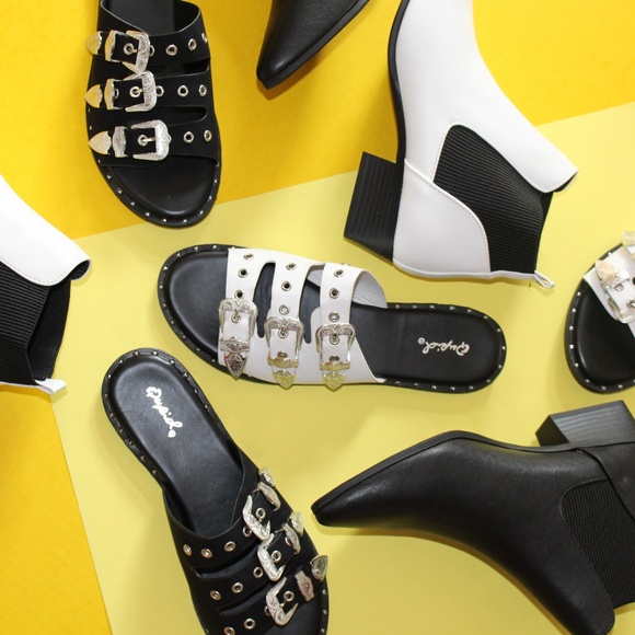 🚨LAST PAIR//The Carli//Black vegan leather Bootie - Picture 4 of 8